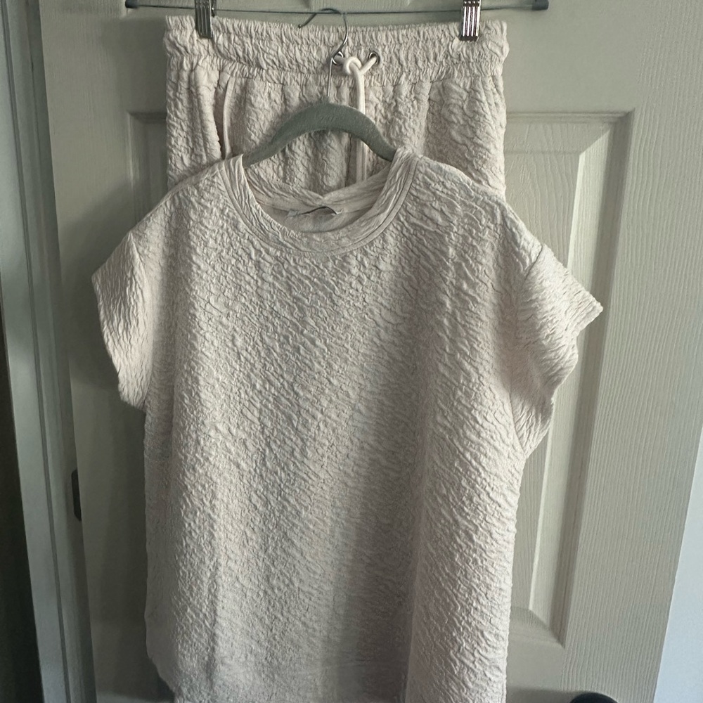See and Be Seen Textured Short Sleeve Set Small Ivory/Blush - Picture 9 of 9